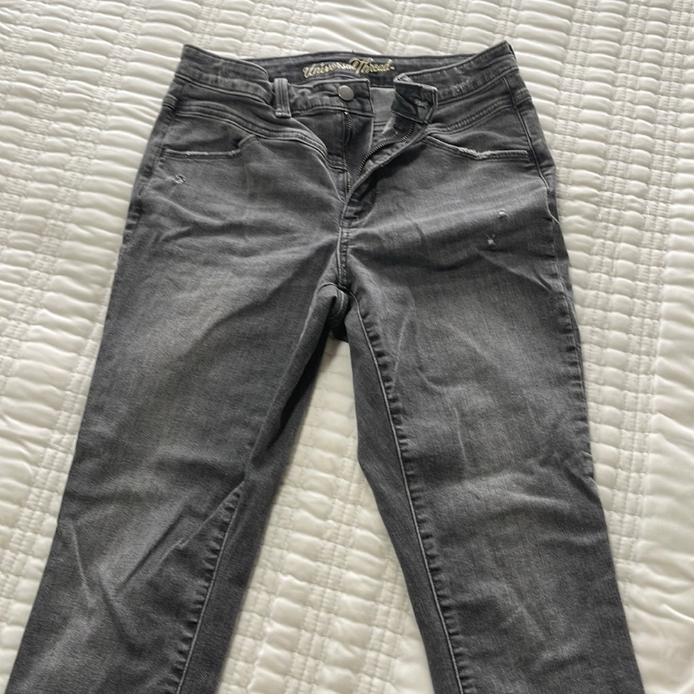 Universal threads Grey distressed straight skinny jeans